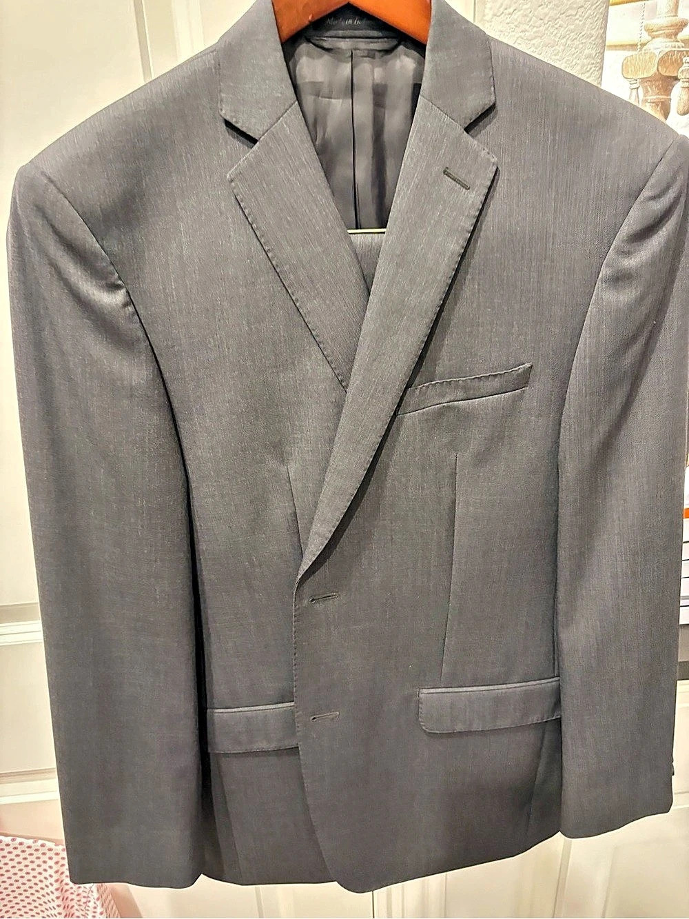 Joseph Abboud Gray Suit Jacket and Matching Trousers Like New 42R - slim
fit